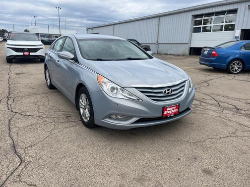 2013 Hyundai SONATA GLS