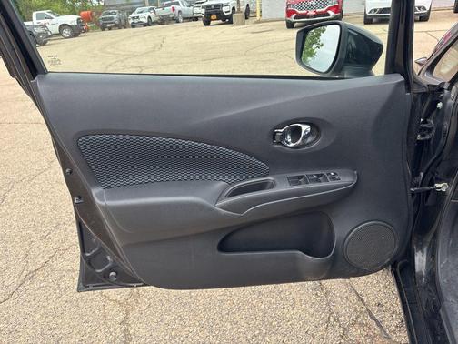 Super Black 2015 Nissan Versa Note SV