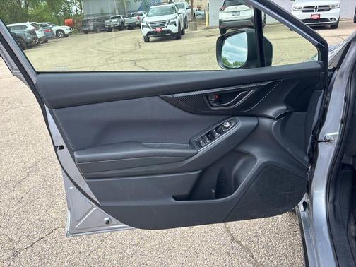 Ice Silver Metallic 2021 Subaru Crosstrek Premium