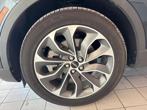 2021 Lincoln Nautilus Reserve