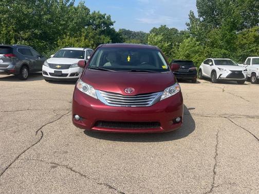 2013 Toyota Sienna XLE