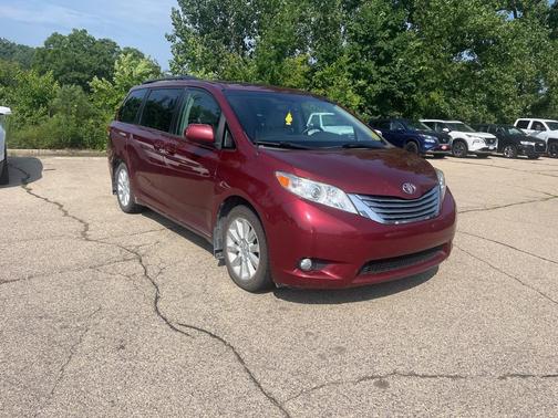 2013 Toyota Sienna XLE