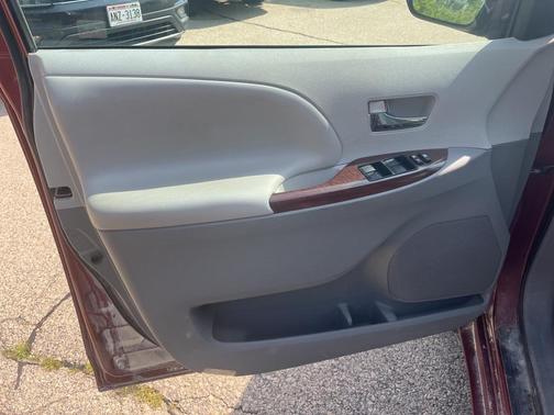 2013 Toyota Sienna XLE