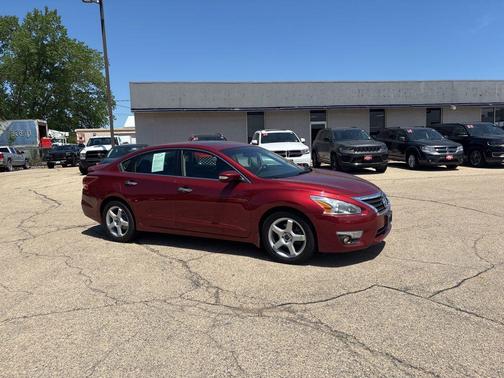 Cayenne Red Metallic 2013 Nissan Altima 2.5 SL