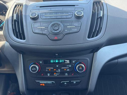 Oxford White 2018 Ford Escape SE