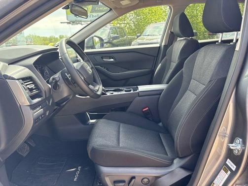 Gun Metallic 2025 Nissan Rogue SV