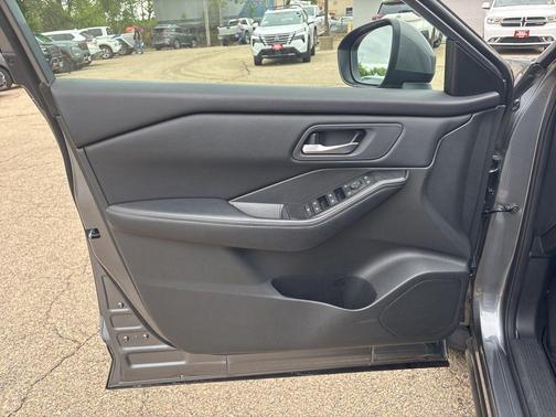 Gun Metallic 2025 Nissan Rogue SV