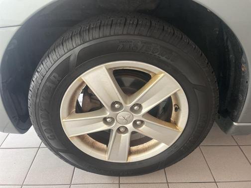 2008 Mitsubishi Galant Base