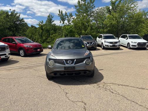 Gun Metallic 2011 Nissan Juke SV