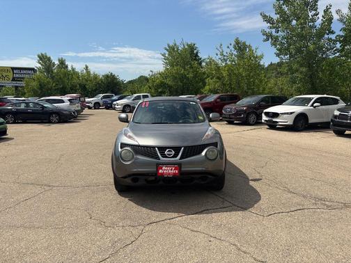 Gun Metallic 2011 Nissan Juke SV