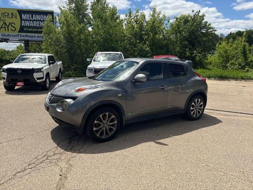 Gun Metallic 2011 Nissan Juke SV