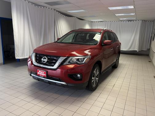 2017 Nissan Pathfinder SV