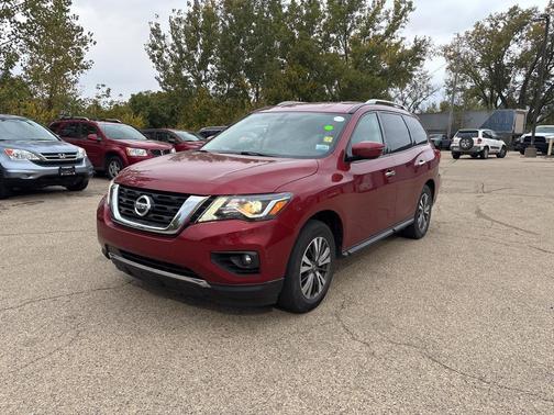2017 Nissan Pathfinder SV