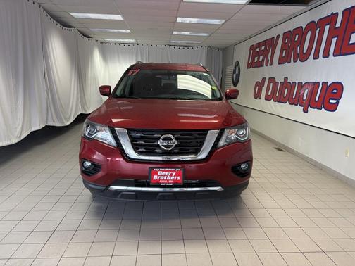 2017 Nissan Pathfinder SV