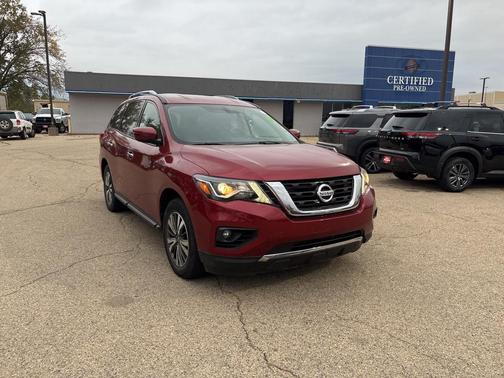2017 Nissan Pathfinder SV