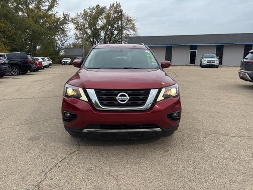 2017 Nissan Pathfinder SV