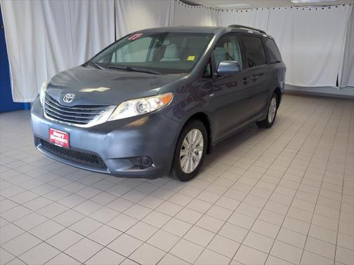 2017 Toyota Sienna LE