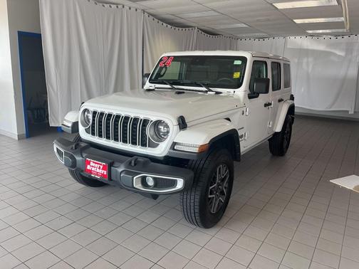 2024 Jeep Wrangler Sahara