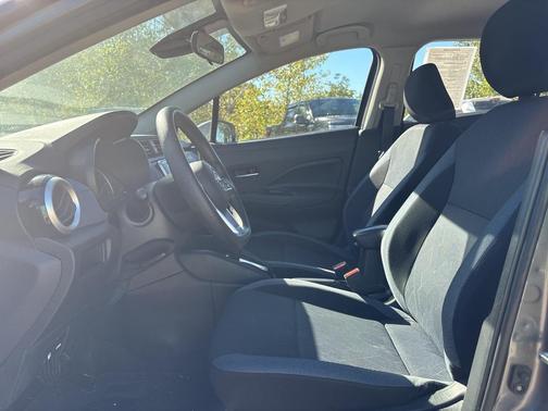 2023 Nissan Versa 1.6 SV