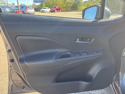 2023 Nissan Versa 1.6 SV
