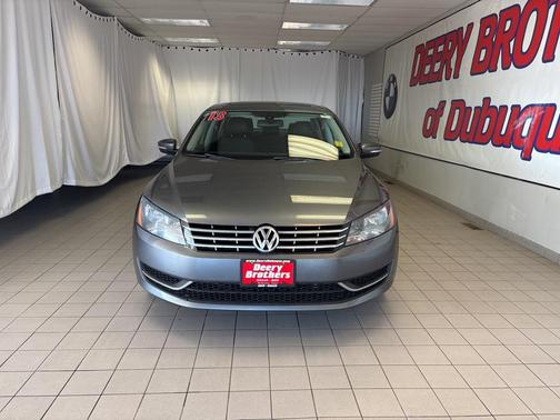 2013 Volkswagen Passat 2.0 TDI SE w/ Sunroof