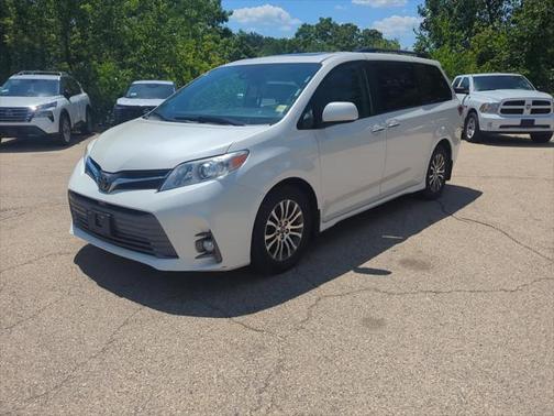 2020 Toyota Sienna XLE Premium