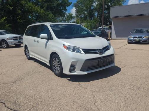2020 Toyota Sienna XLE Premium