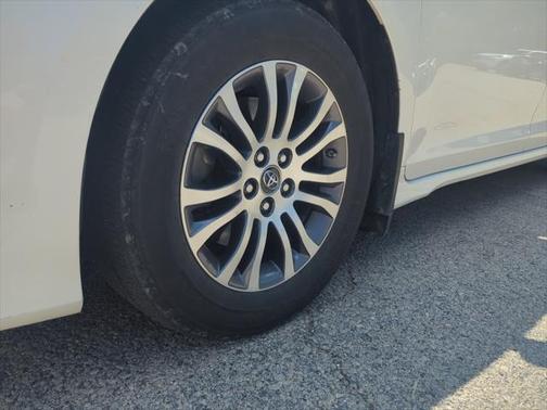 2020 Toyota Sienna XLE Premium