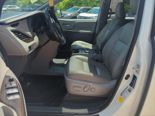 2020 Toyota Sienna XLE Premium