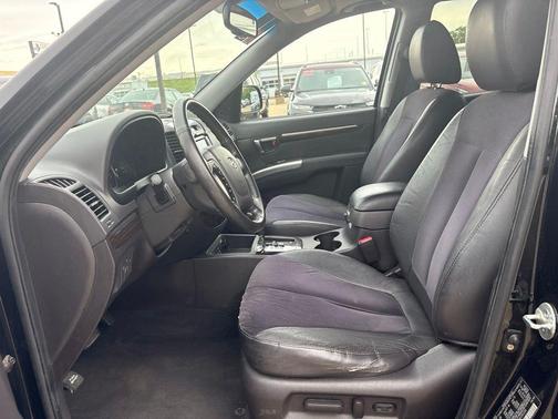 Phantom Black Metallic 2010 Hyundai SANTA FE SE