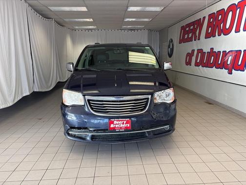 2013 Chrysler Town & Country Touring-L