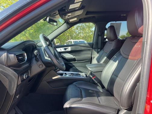 2023 Ford Explorer Platinum
