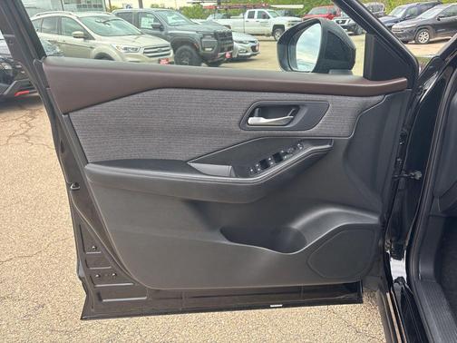 Super Black 2023 Nissan Rogue SV
