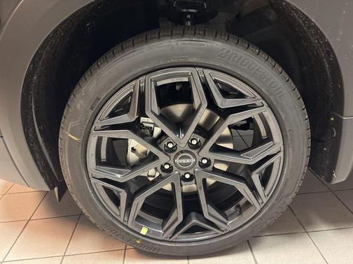 Super Black 2026 Nissan Kicks SR