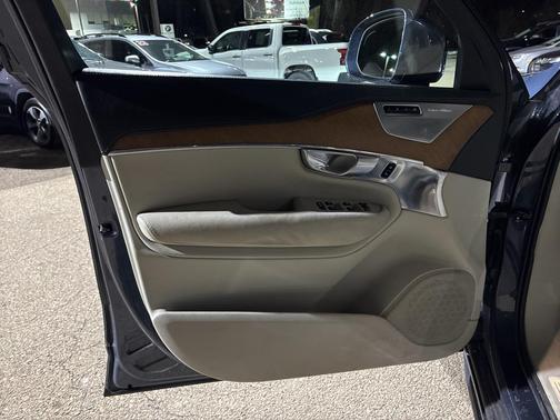 2020 Volvo XC90 Hybrid T8 Inscription