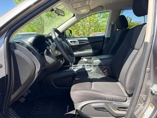 Gun Metallic 2019 Nissan Pathfinder S