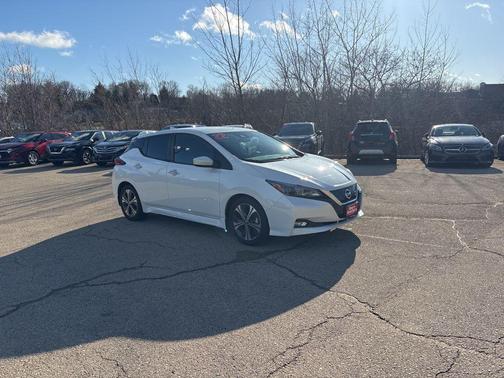 2022 Nissan Leaf SV
