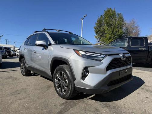 2022 Toyota RAV4 Hybrid XLE Premium