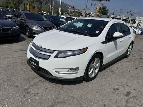 Summit White 2013 Chevrolet Volt Base
