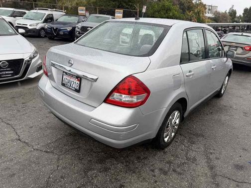 2009 Nissan Versa 1.8 S
