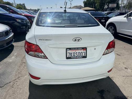 2012 Hyundai Accent GLS
