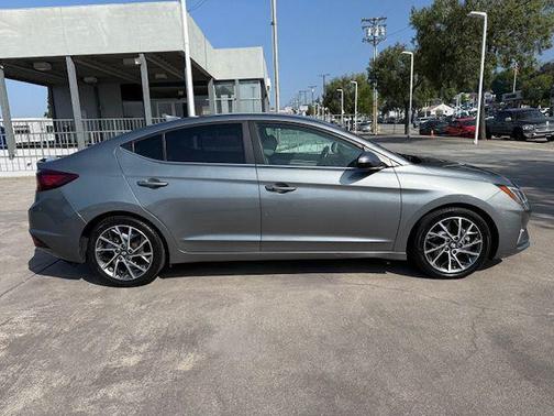 2019 Hyundai ELANTRA Limited