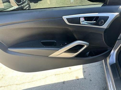 2017 Hyundai Veloster Base