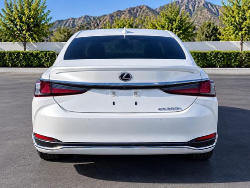 White 2024 Lexus ES 300h Base