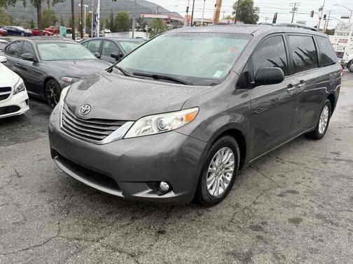 2011 Toyota Sienna XLE
