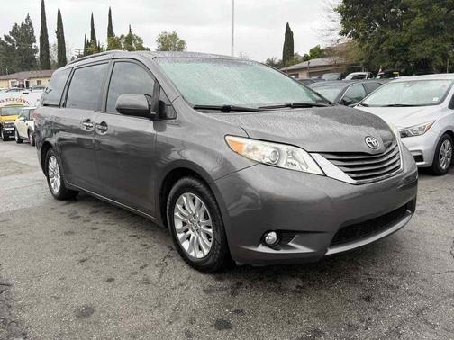 2011 Toyota Sienna XLE