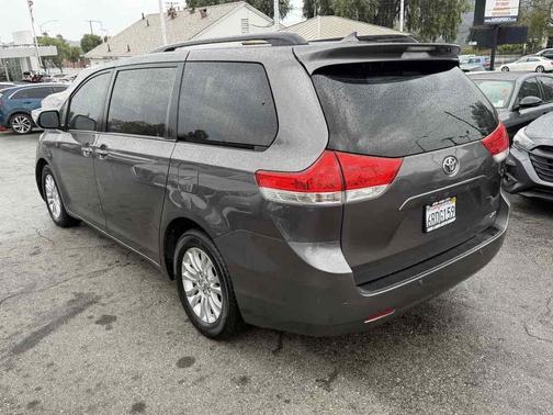 2011 Toyota Sienna XLE