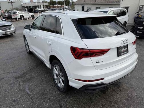 2024 Audi Q3 Premium 45 TFSI S line quattro Tiptronic