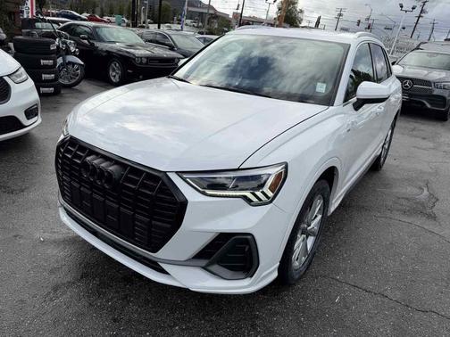 2024 Audi Q3 Premium 45 TFSI S line quattro Tiptronic