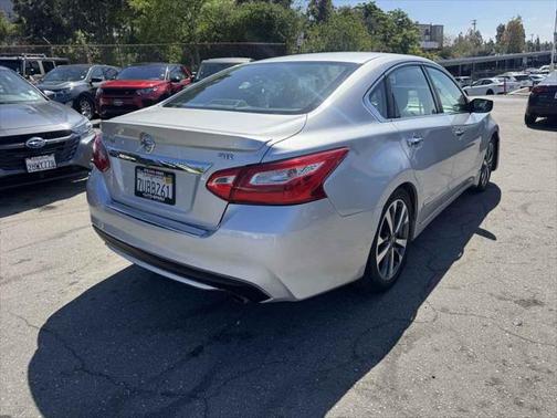 2016 Nissan Altima 2.5 SR